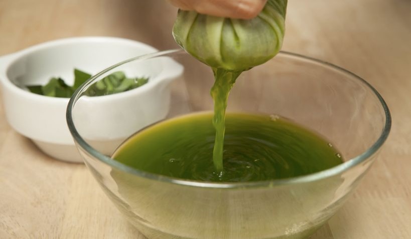 چطور رنگ سبز خوراکی درست کنیم