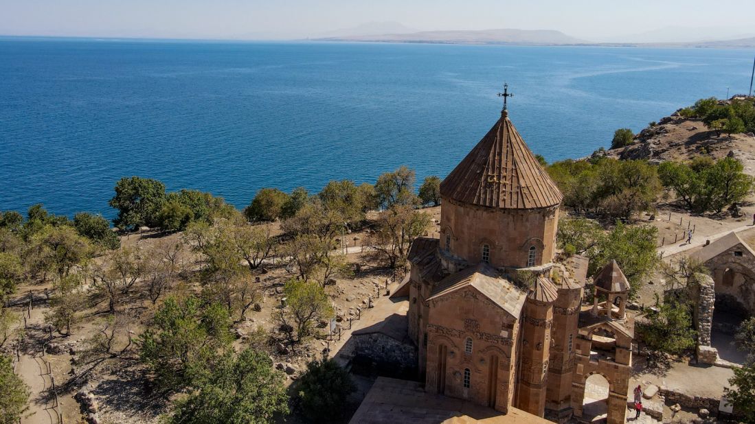 تور هوایی و زمینی وان