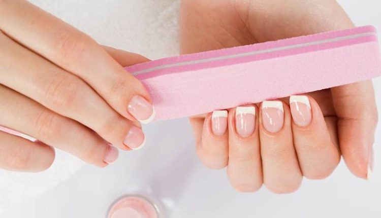 سوهان ناخن و عوارض آن