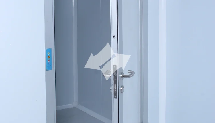 Clean room door